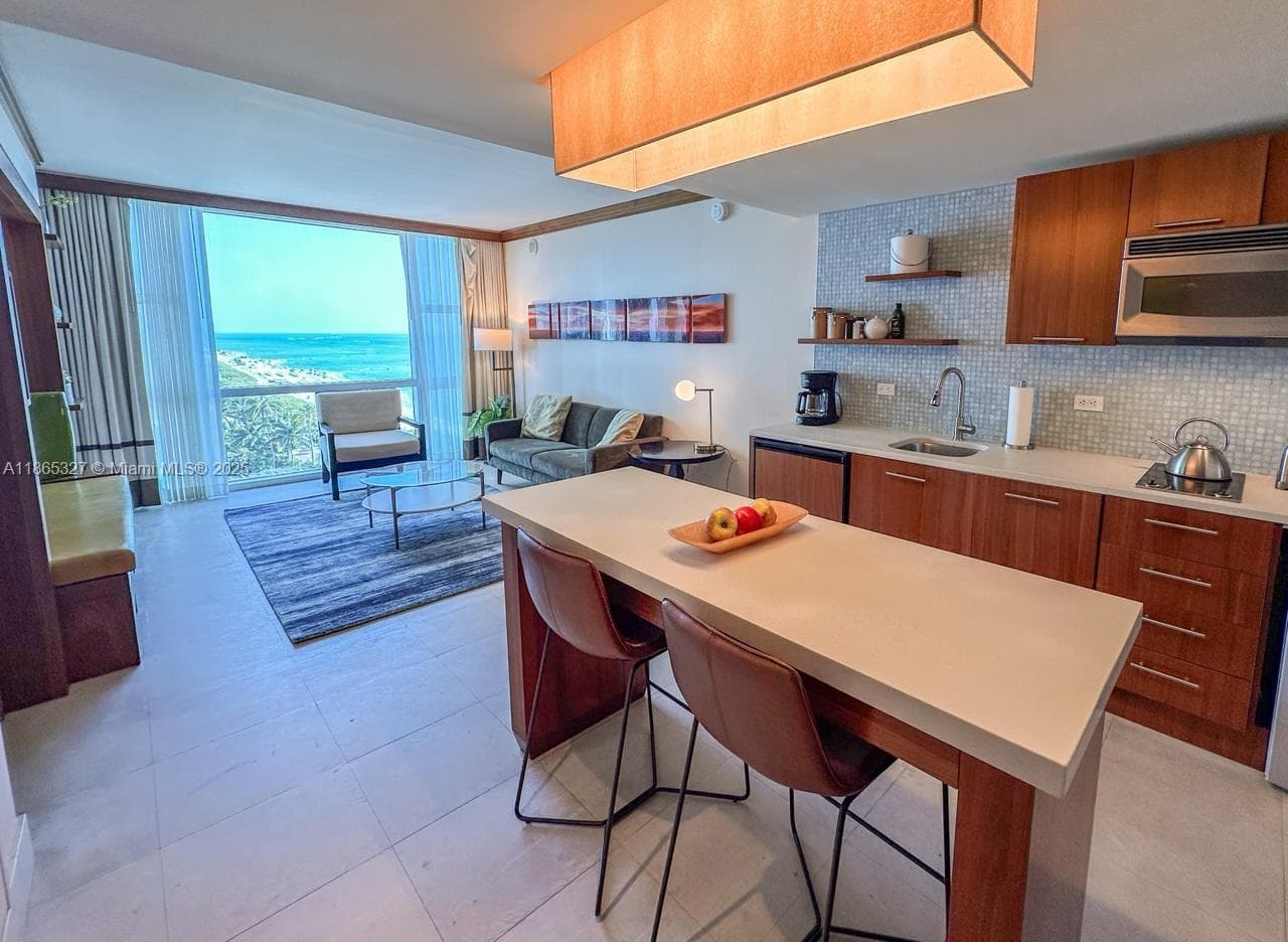 A11865327 — Miami Beach — 3