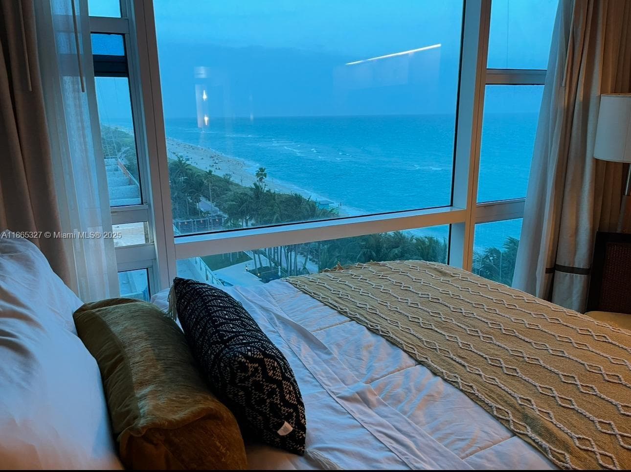 A11865327 — Miami Beach