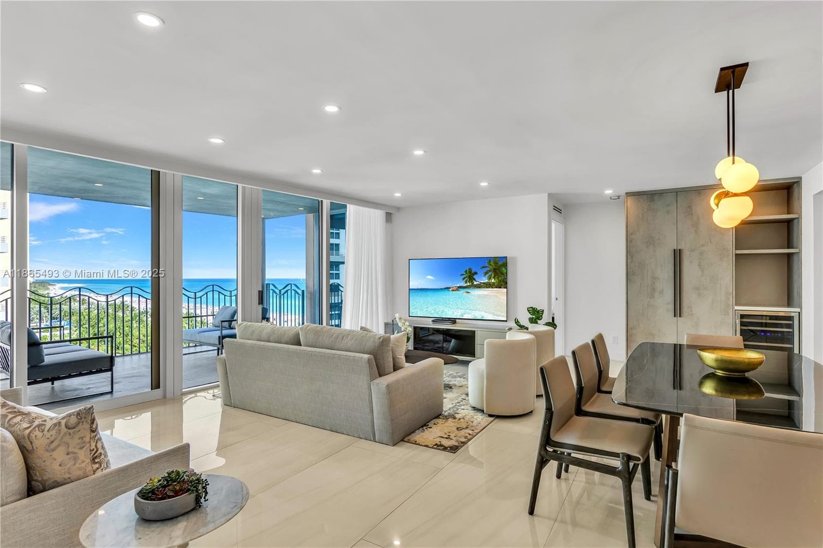 A11865493 — Miami Beach — 2