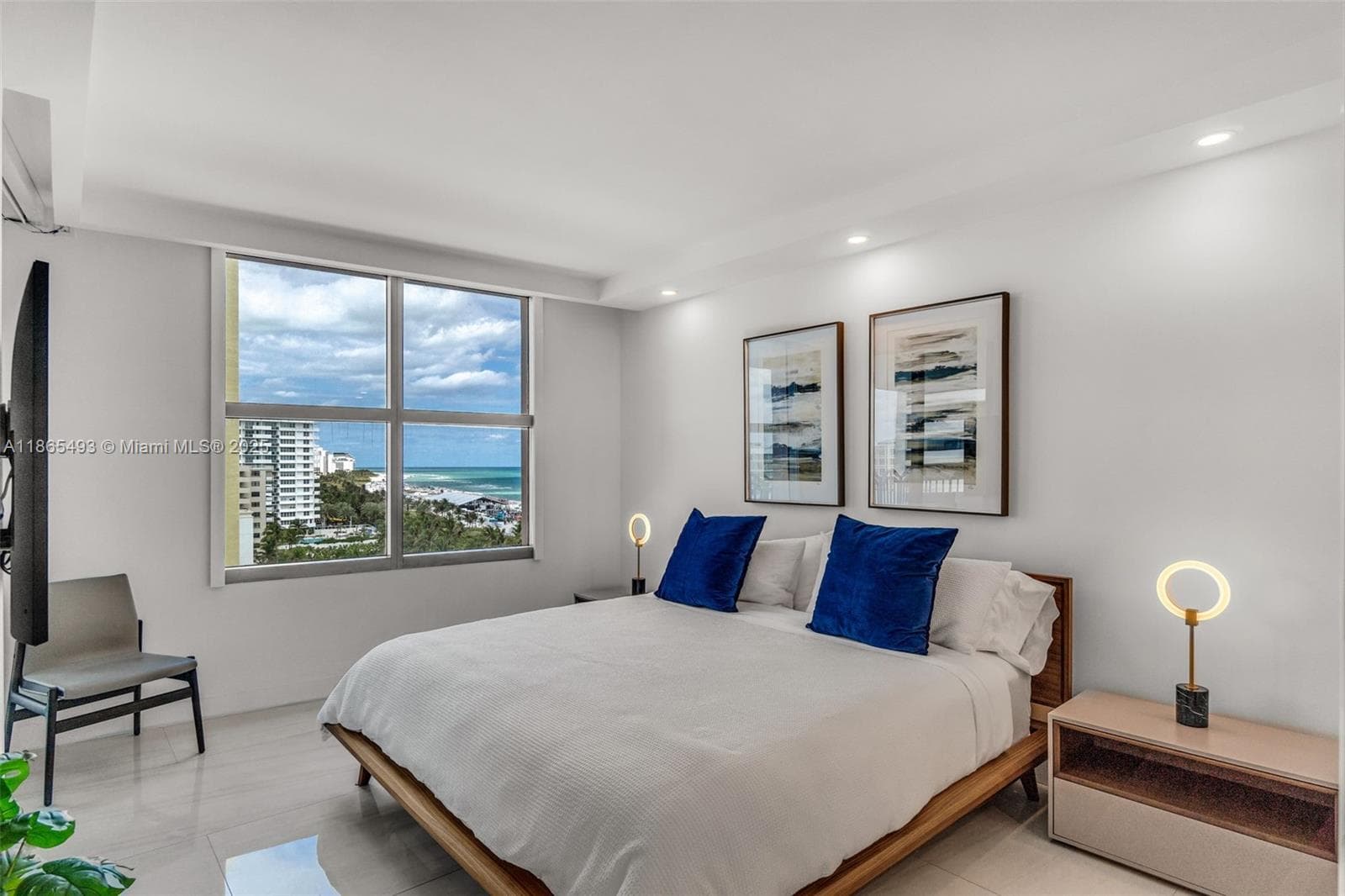 A11865493 — Miami Beach — 21