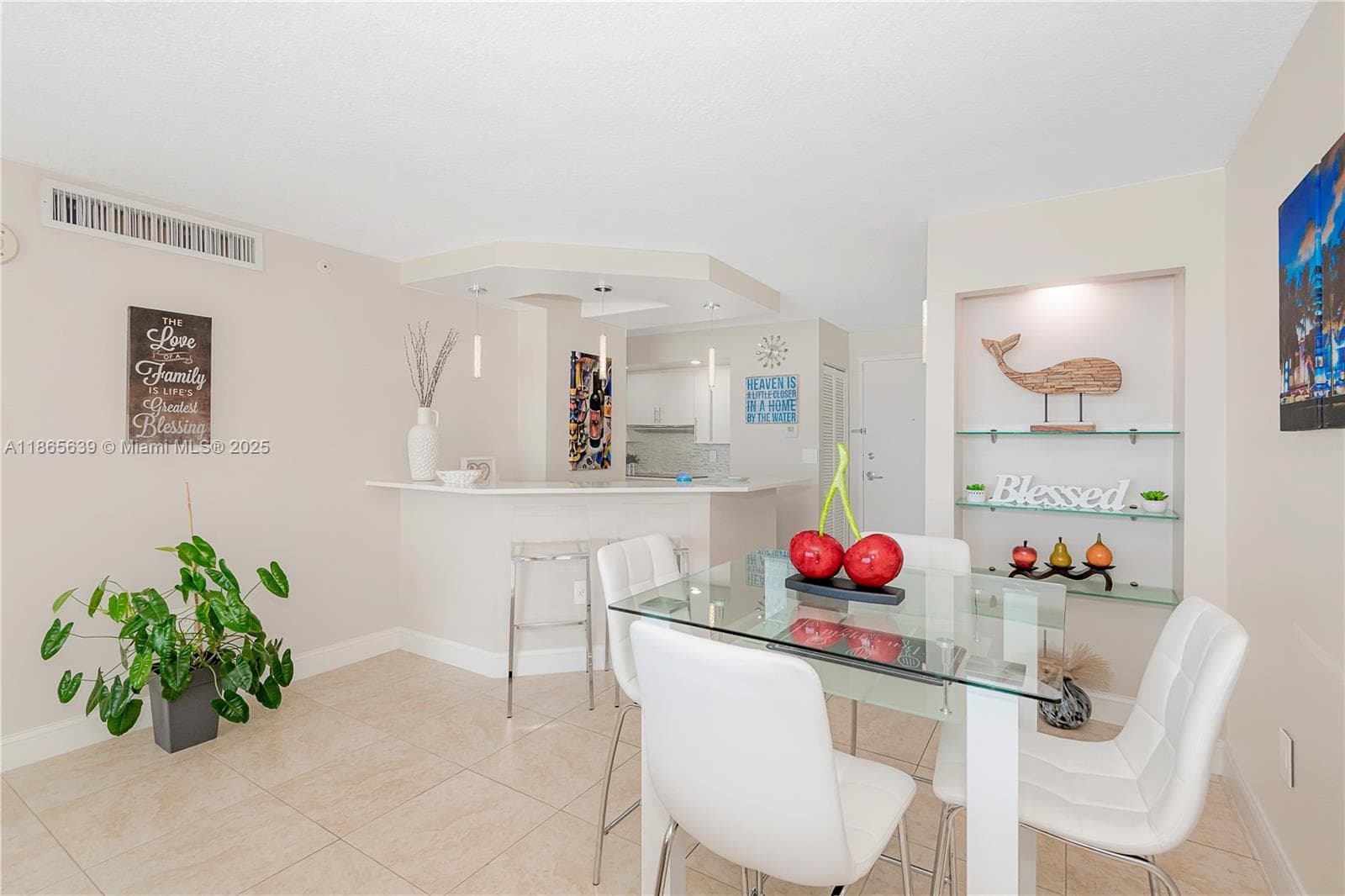 A11865639 — Miami Beach — 17