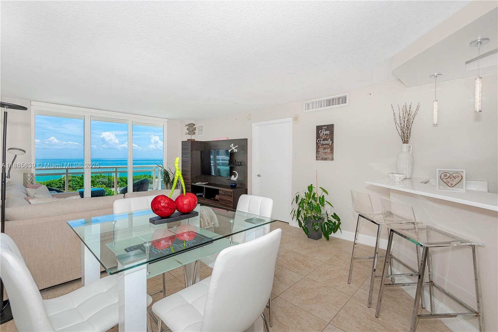 A11865639 — Miami Beach — 18