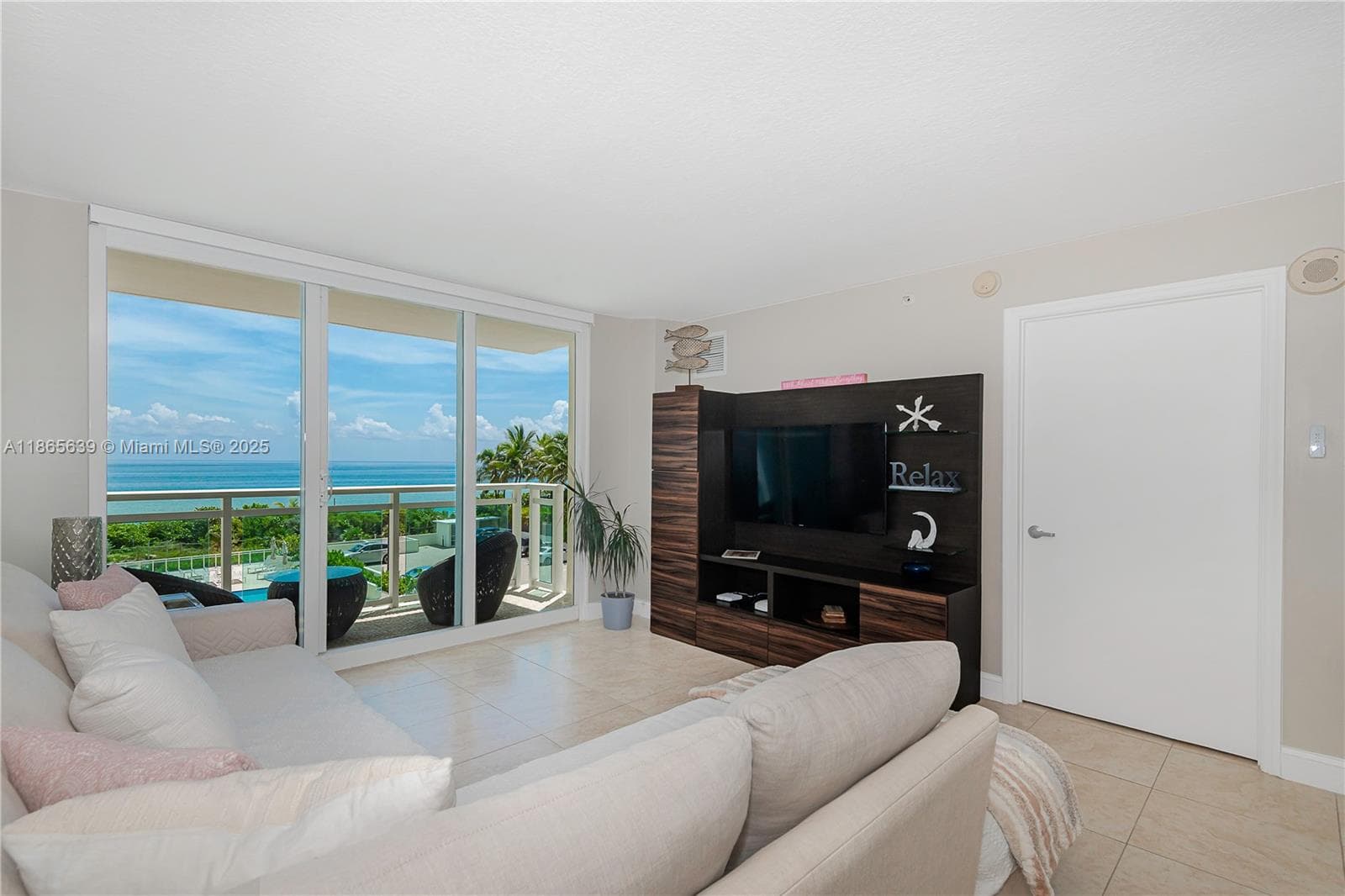 A11865639 — Miami Beach — 4