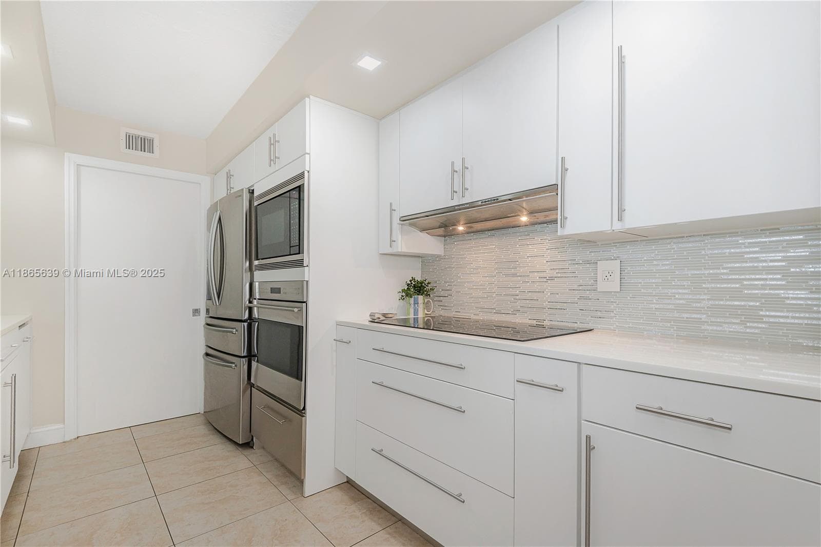 A11865639 — Miami Beach — 8