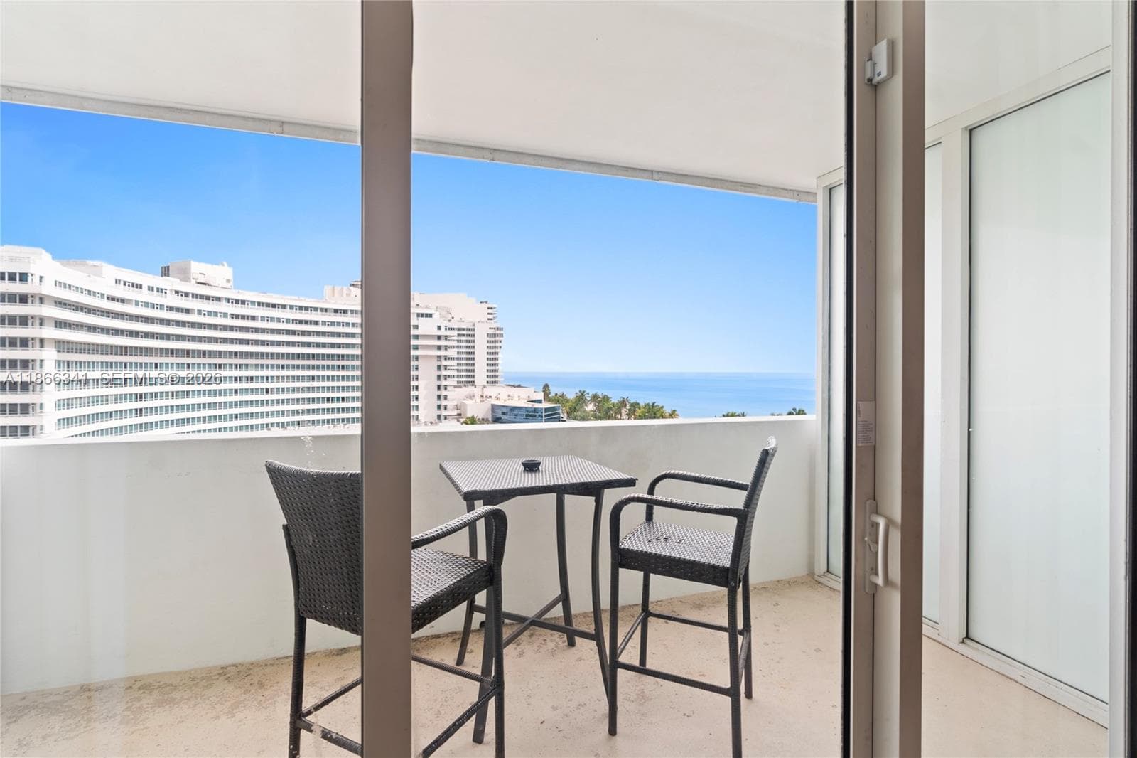A11866341 — Miami Beach — 16