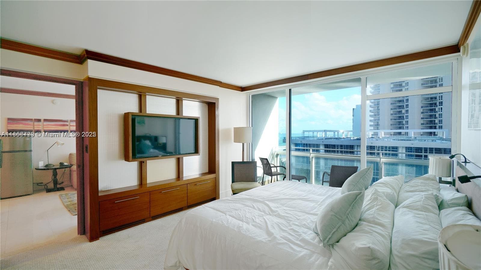 A11866733 — Miami Beach — 3