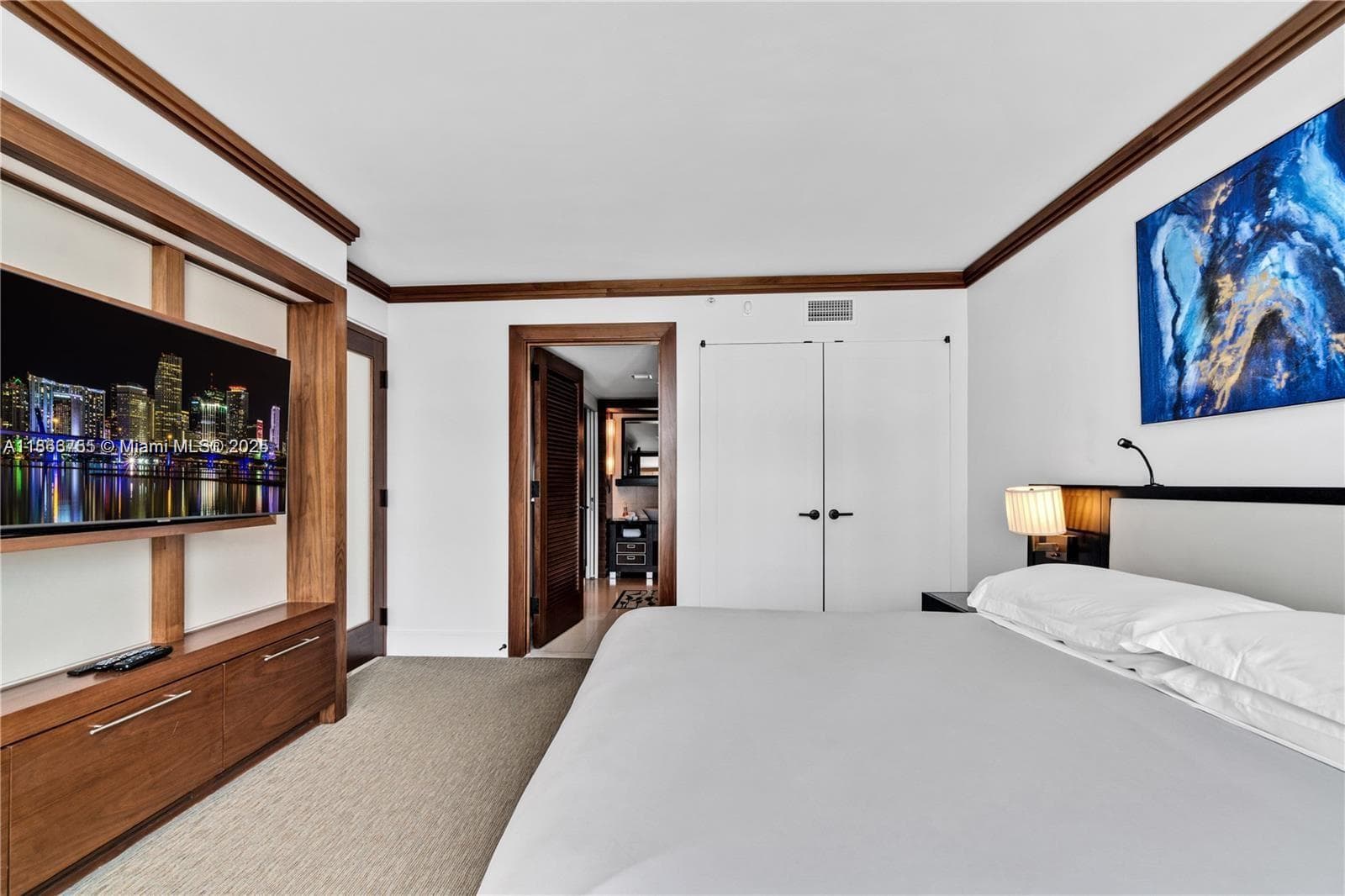 A11866755 — Miami Beach — 12