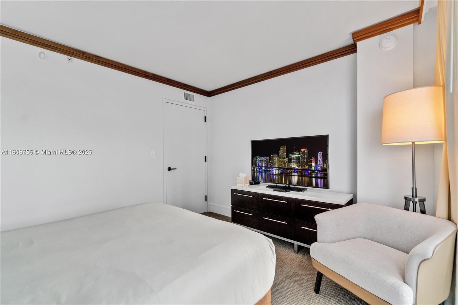 A11866755 — Miami Beach — 10
