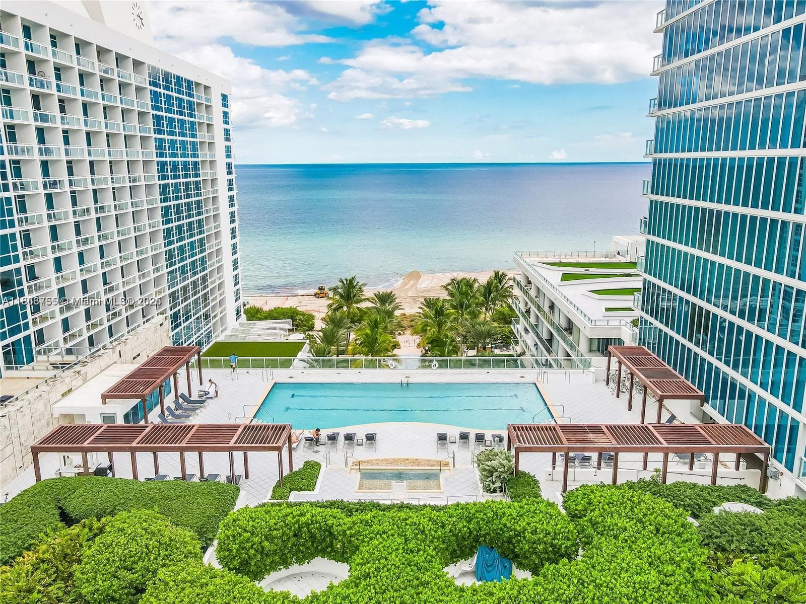 A11866755 — Miami Beach — 21