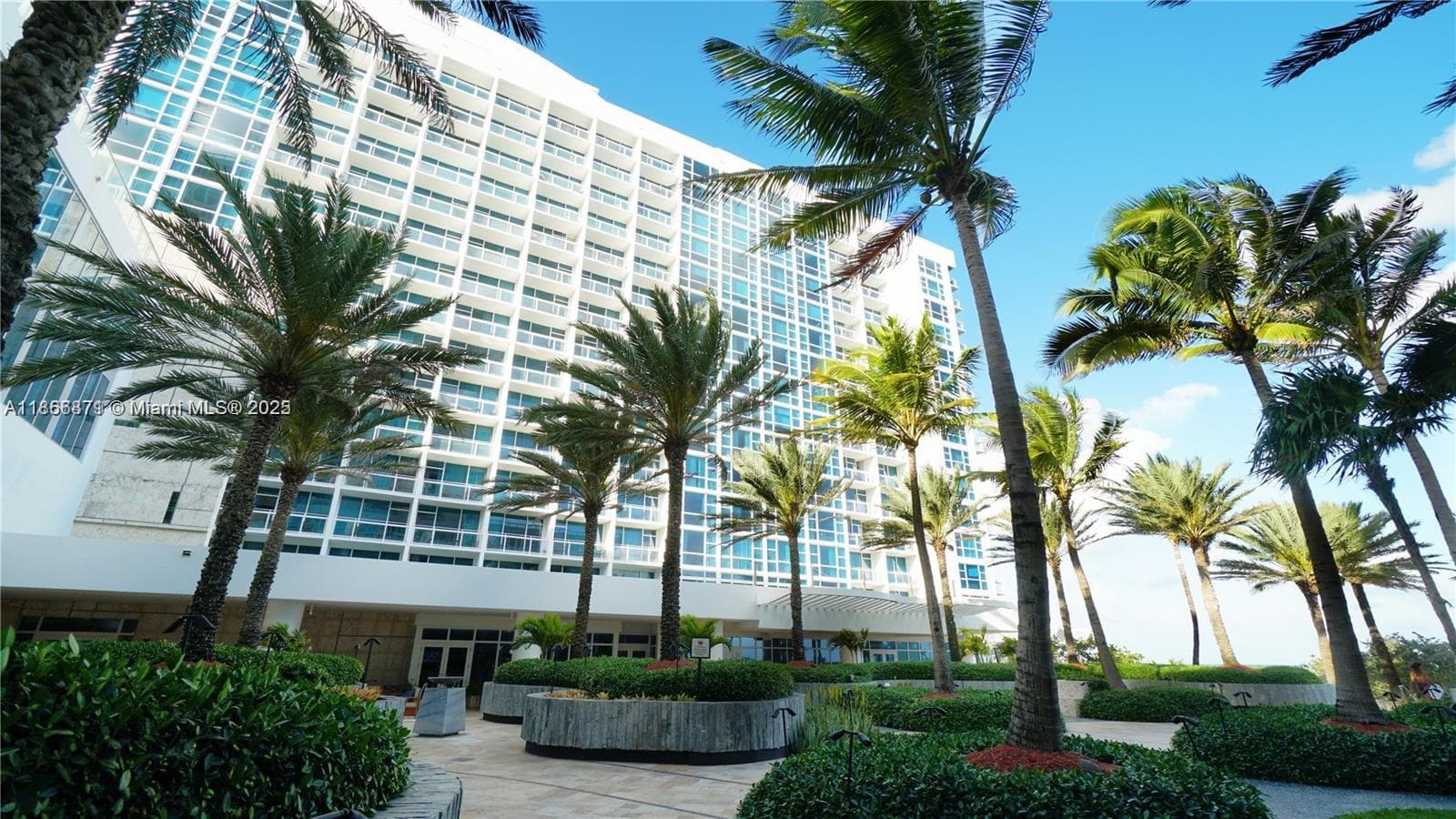 A11866871 — Miami Beach — 18