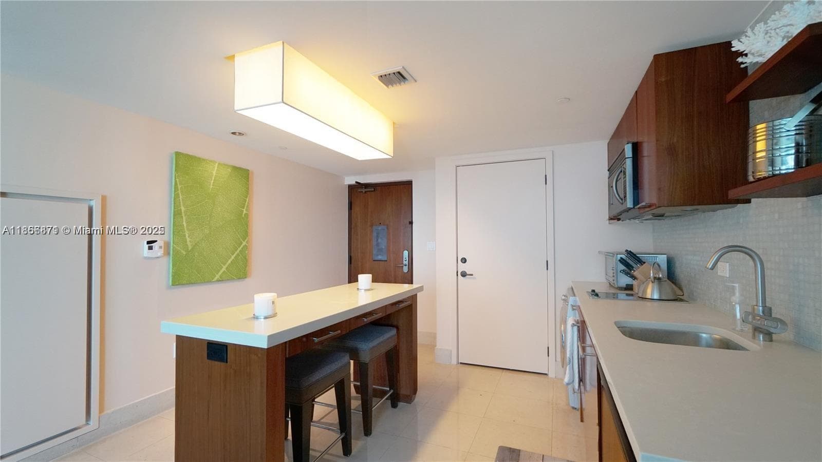 A11866871 — Miami Beach — 8