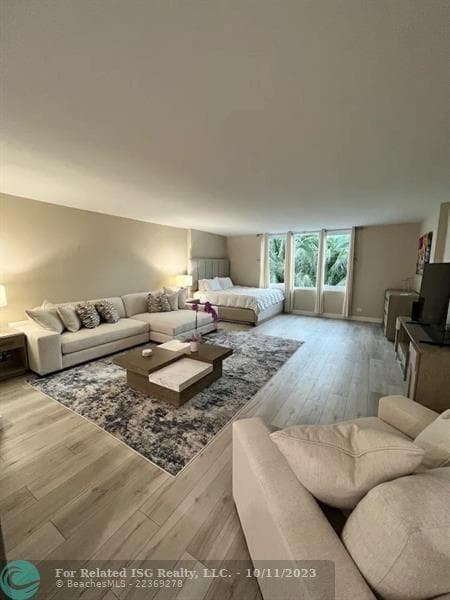 F10523760 — Miami Beach — 7