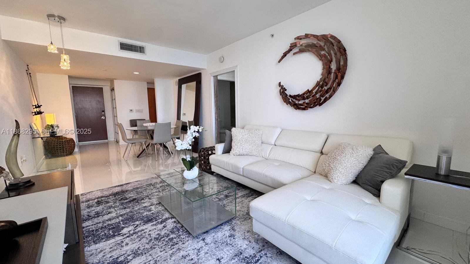 A11868295 — Miami Beach — 3