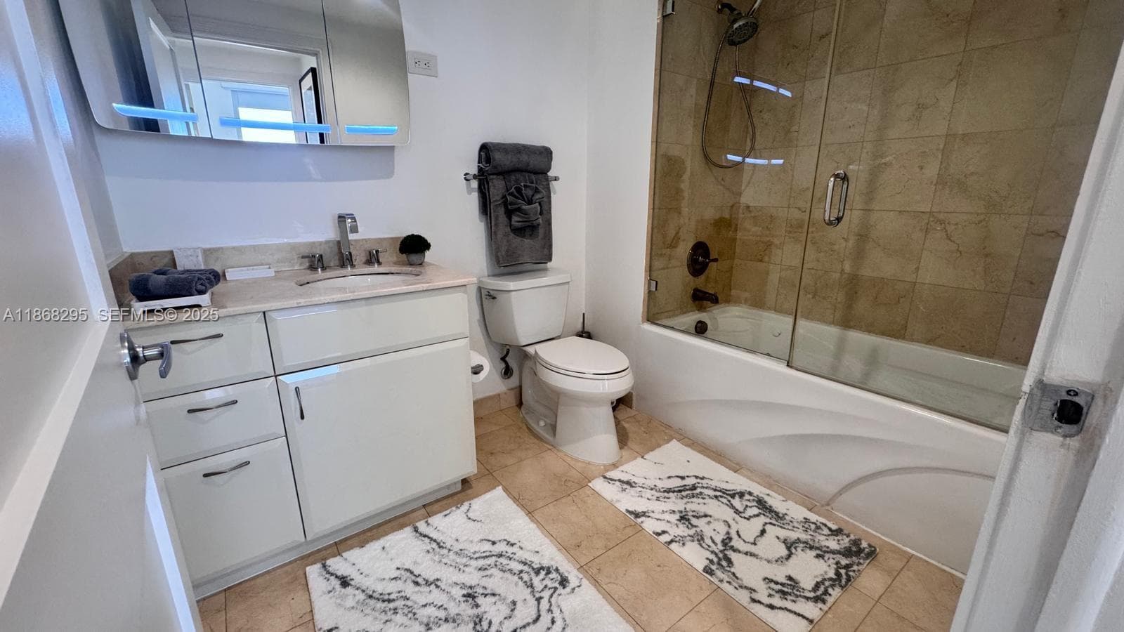 A11868295 — Miami Beach — 11