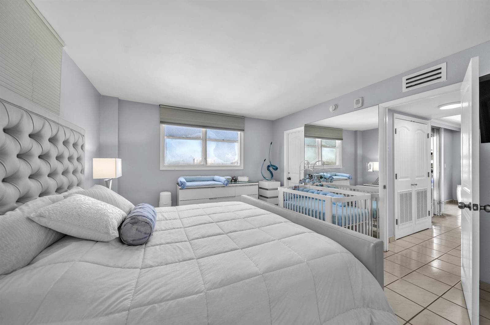 R11119469 — Miami Beach — 27