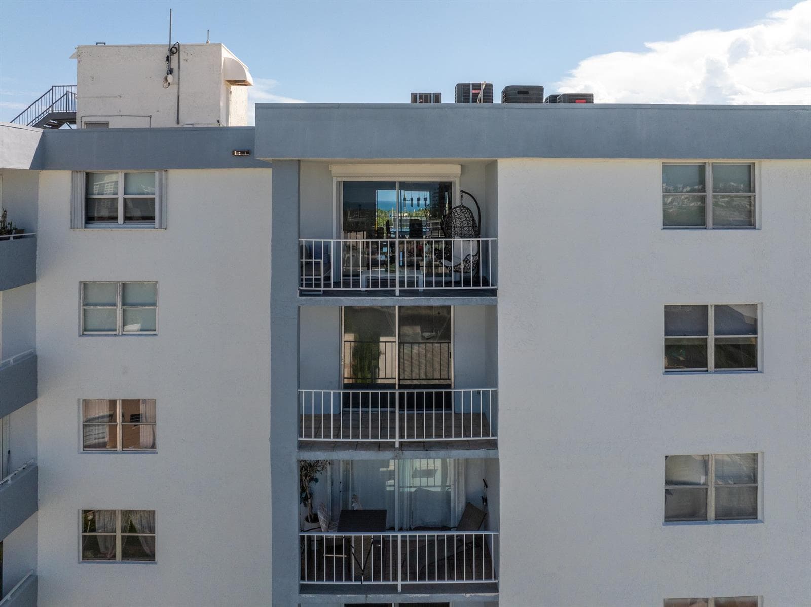 R11119469 — Miami Beach — 17