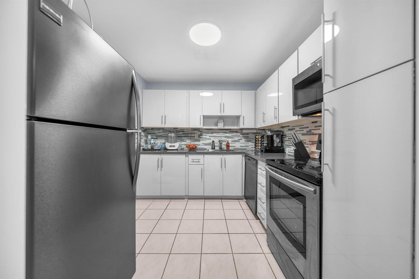 R11119469 — Miami Beach — 20