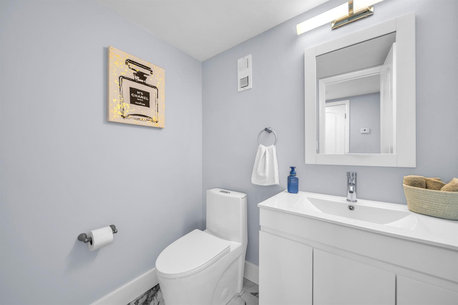 R11119469 — Miami Beach — 30