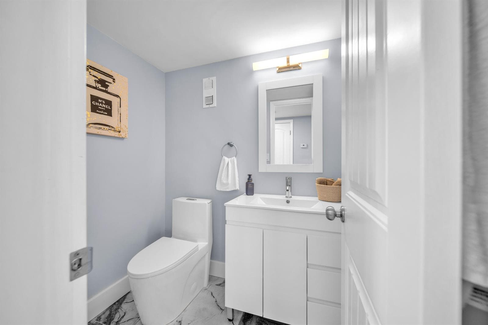 R11119469 — Miami Beach — 31