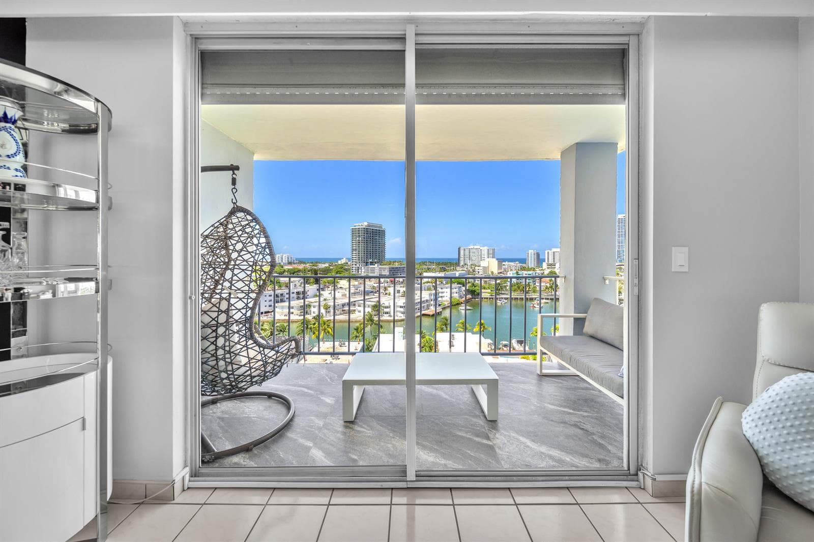 R11119469 — Miami Beach — 8