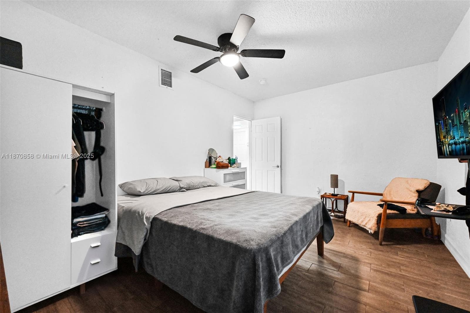 A11870858 — Miami Beach — 23