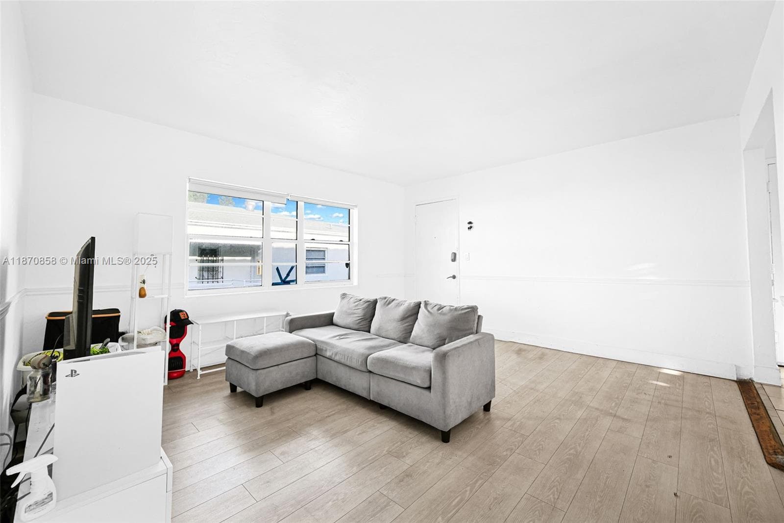 A11870858 — Miami Beach — 13