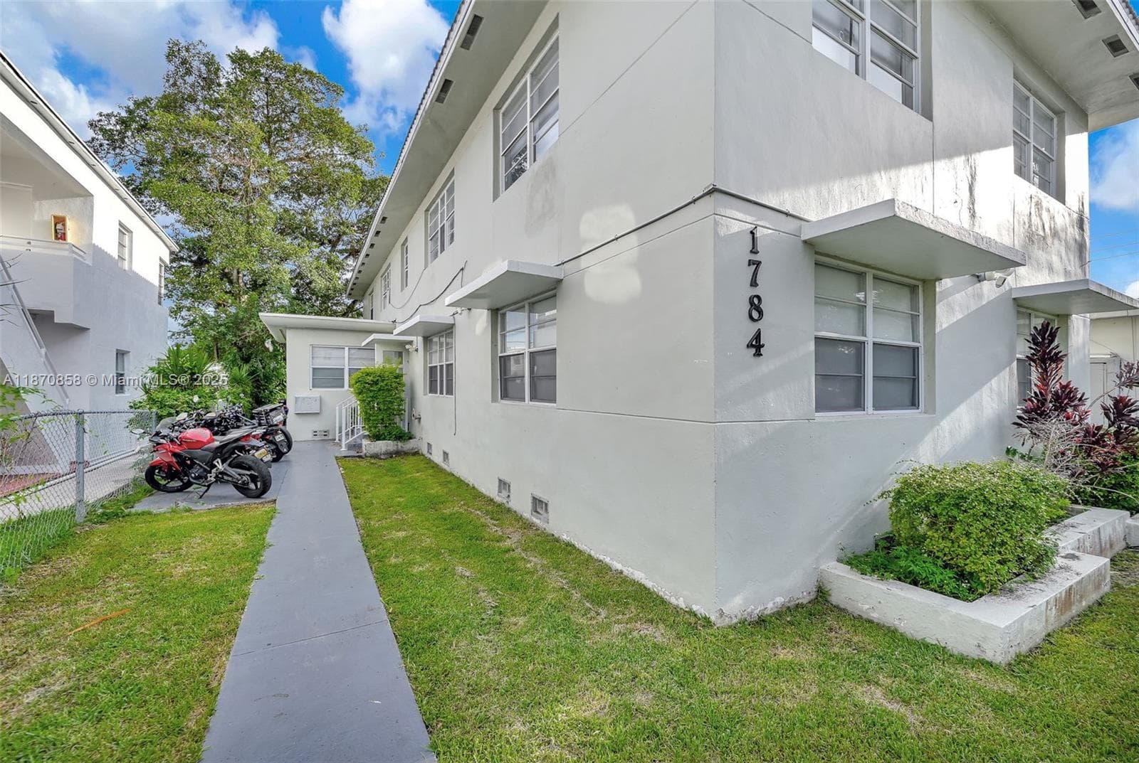 A11870858 — Miami Beach — 53