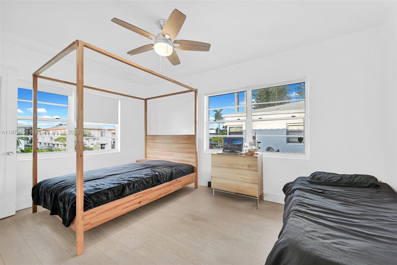 A11870858 — Miami Beach — 36