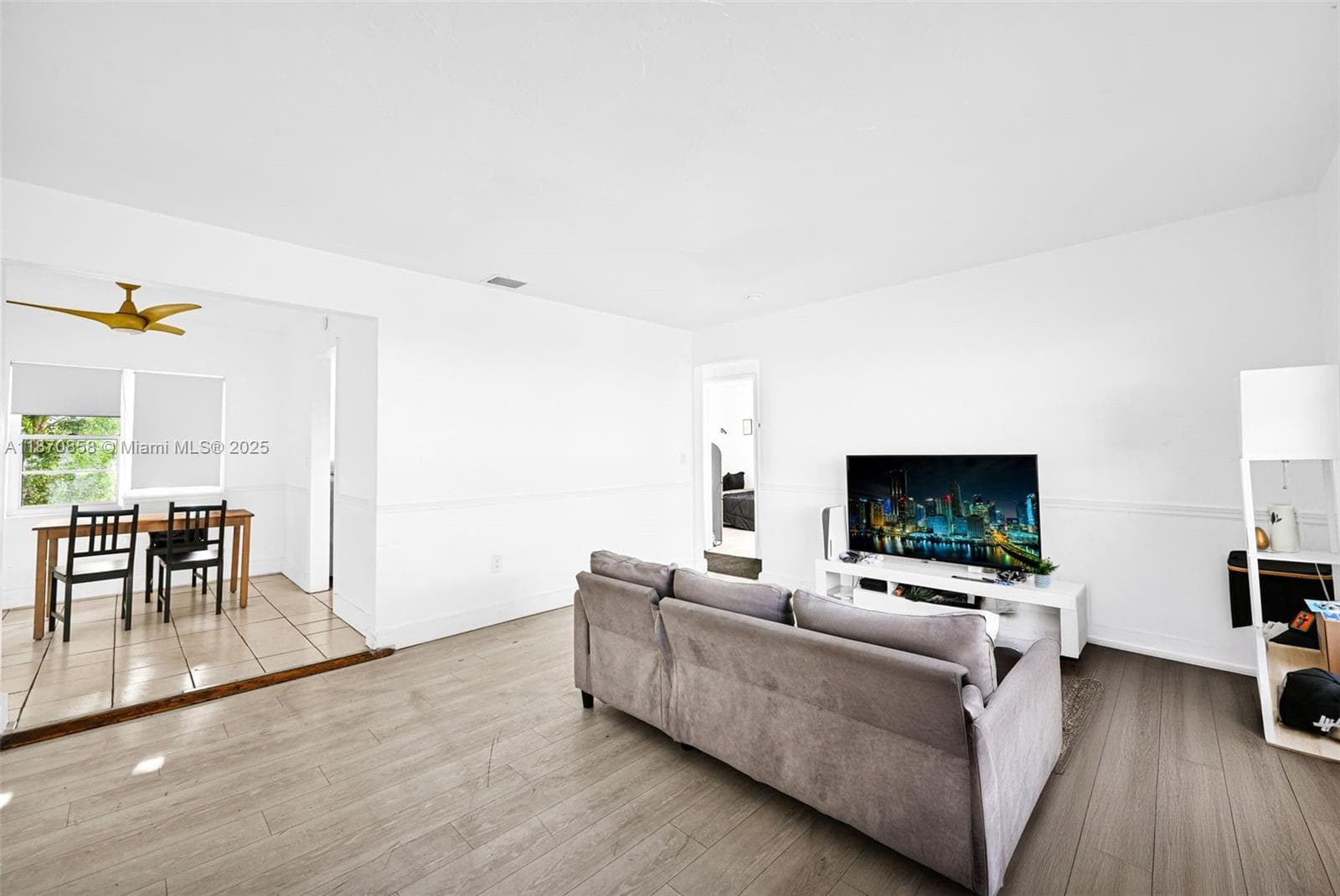 A11870858 — Miami Beach — 14