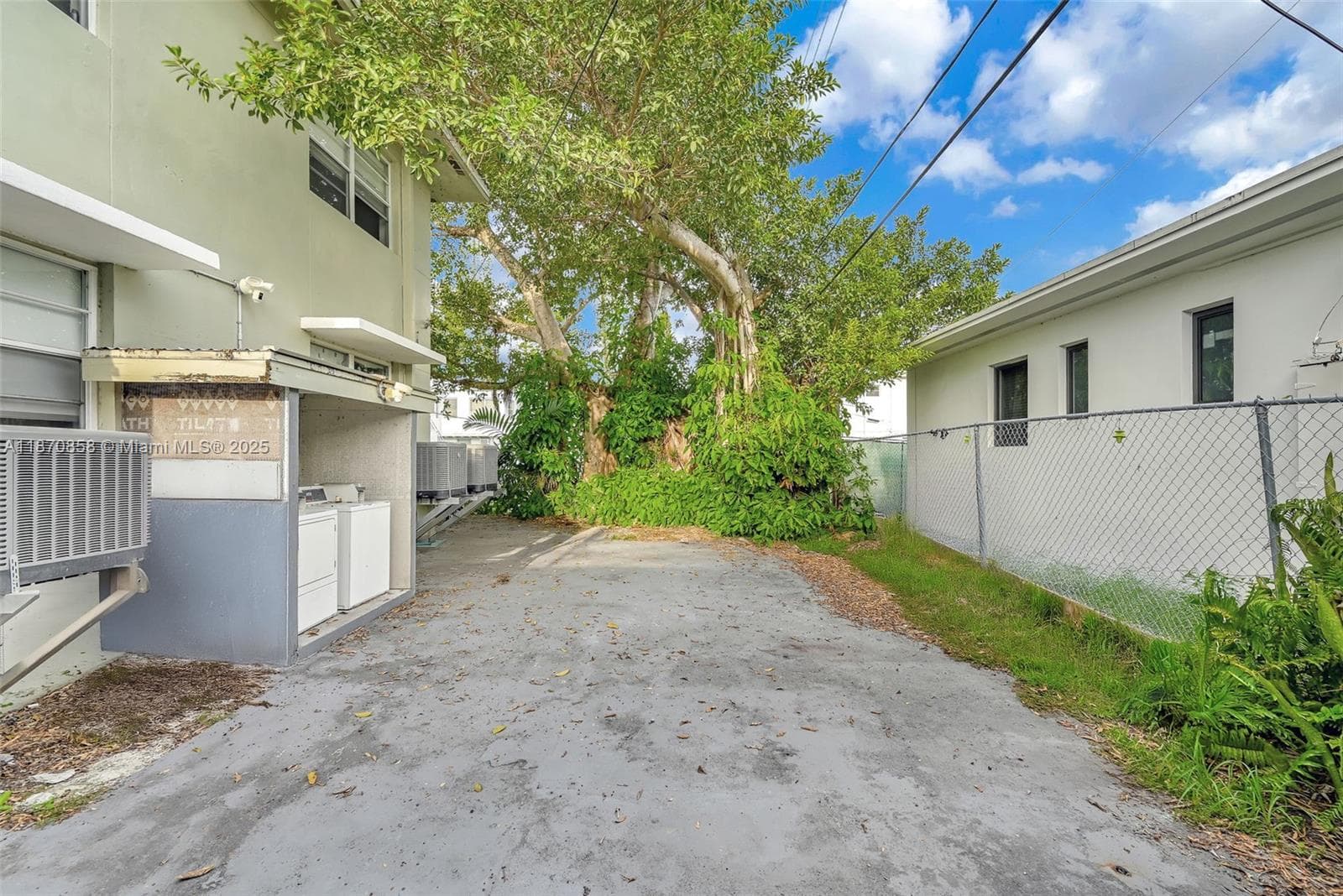 A11870858 — Miami Beach — 51