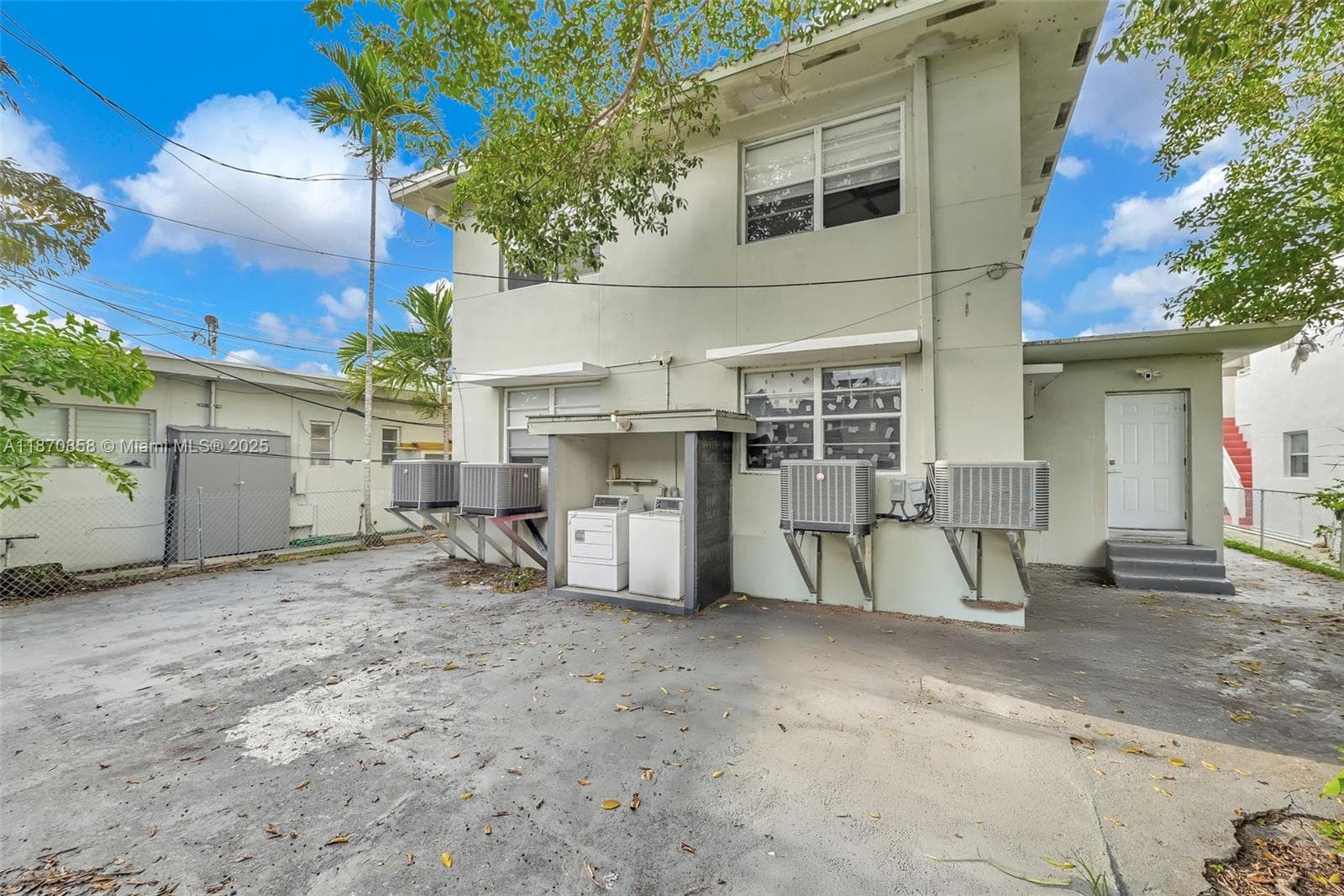 A11870858 — Miami Beach — 54