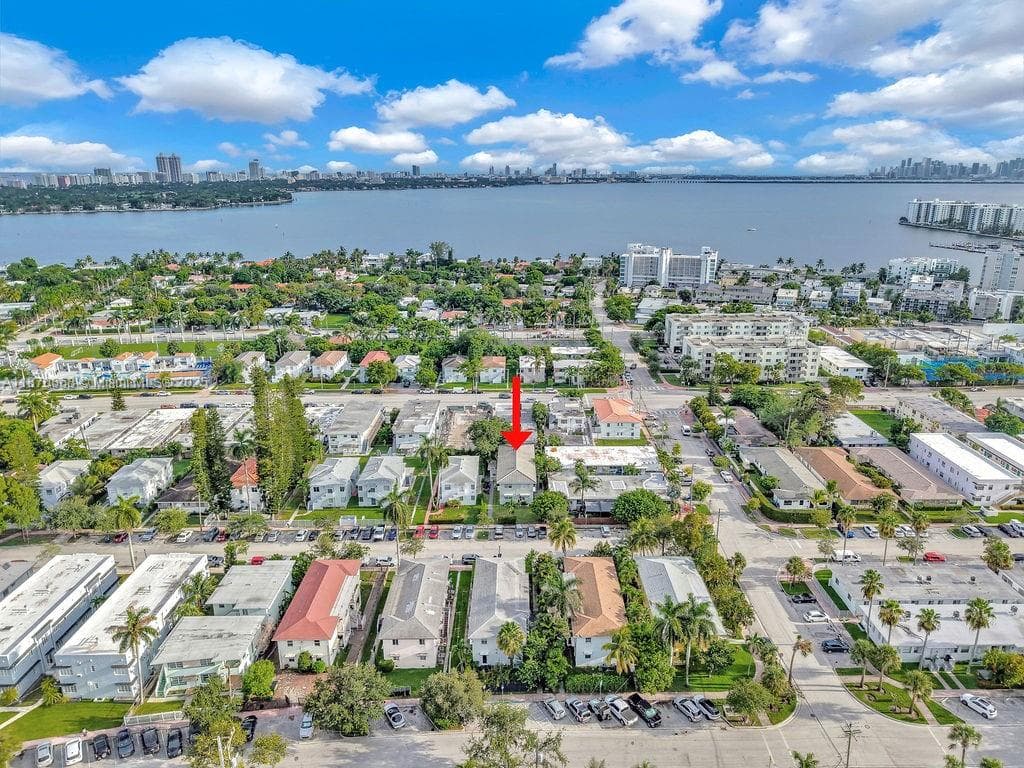 A11870858 — Miami Beach — 40