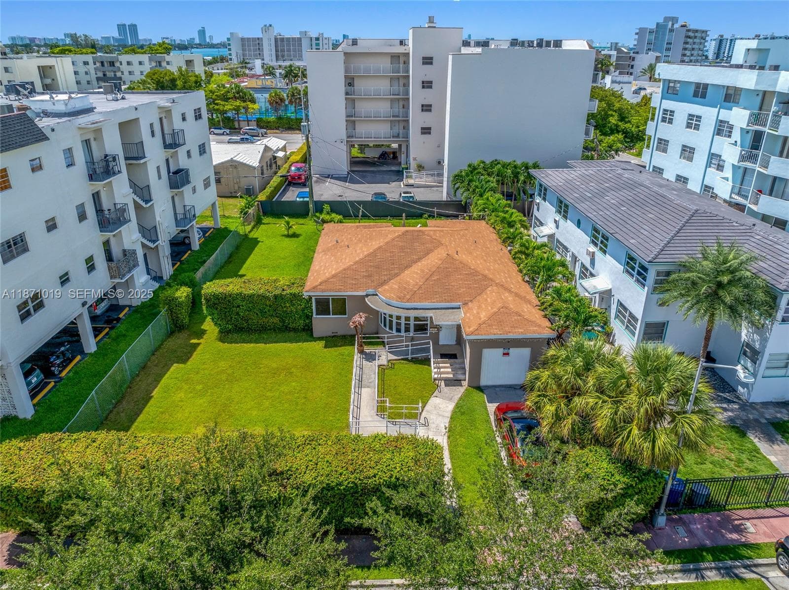 A11871019 — Miami Beach — 13
