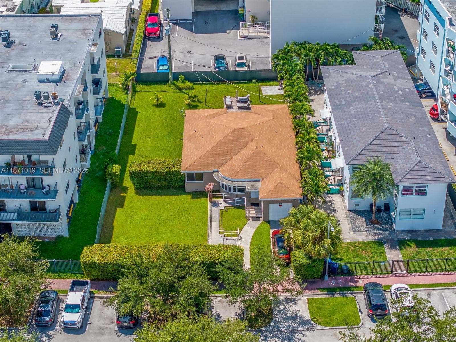 A11871019 — Miami Beach — 22