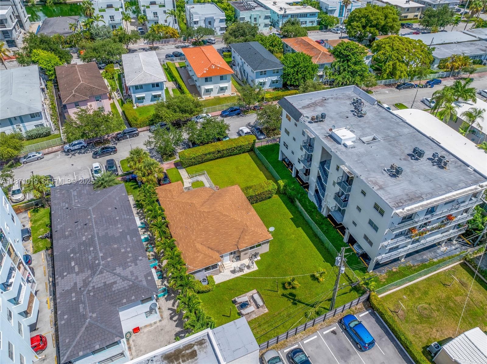 A11871019 — Miami Beach — 14