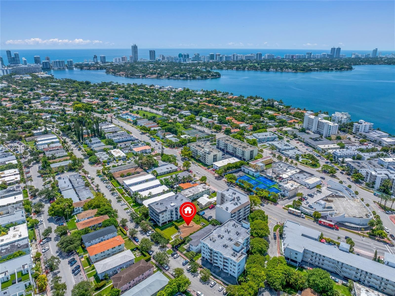 A11871019 — Miami Beach — 15