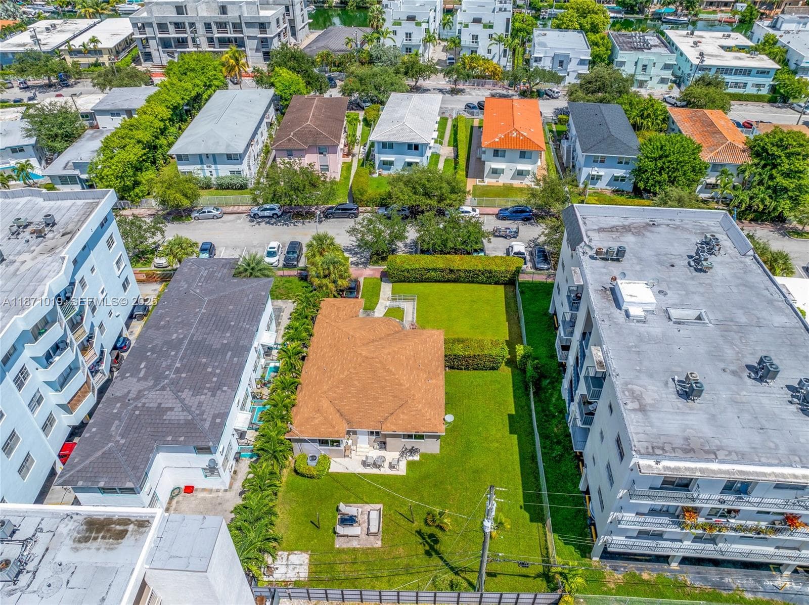 A11871019 — Miami Beach — 11