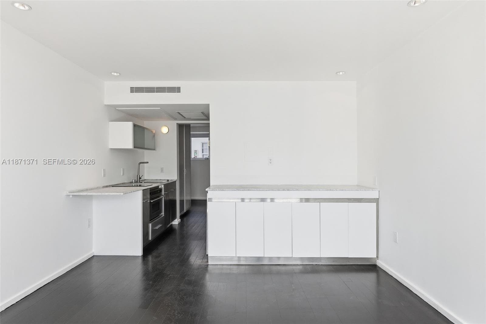 A11871371 — Miami Beach — 12