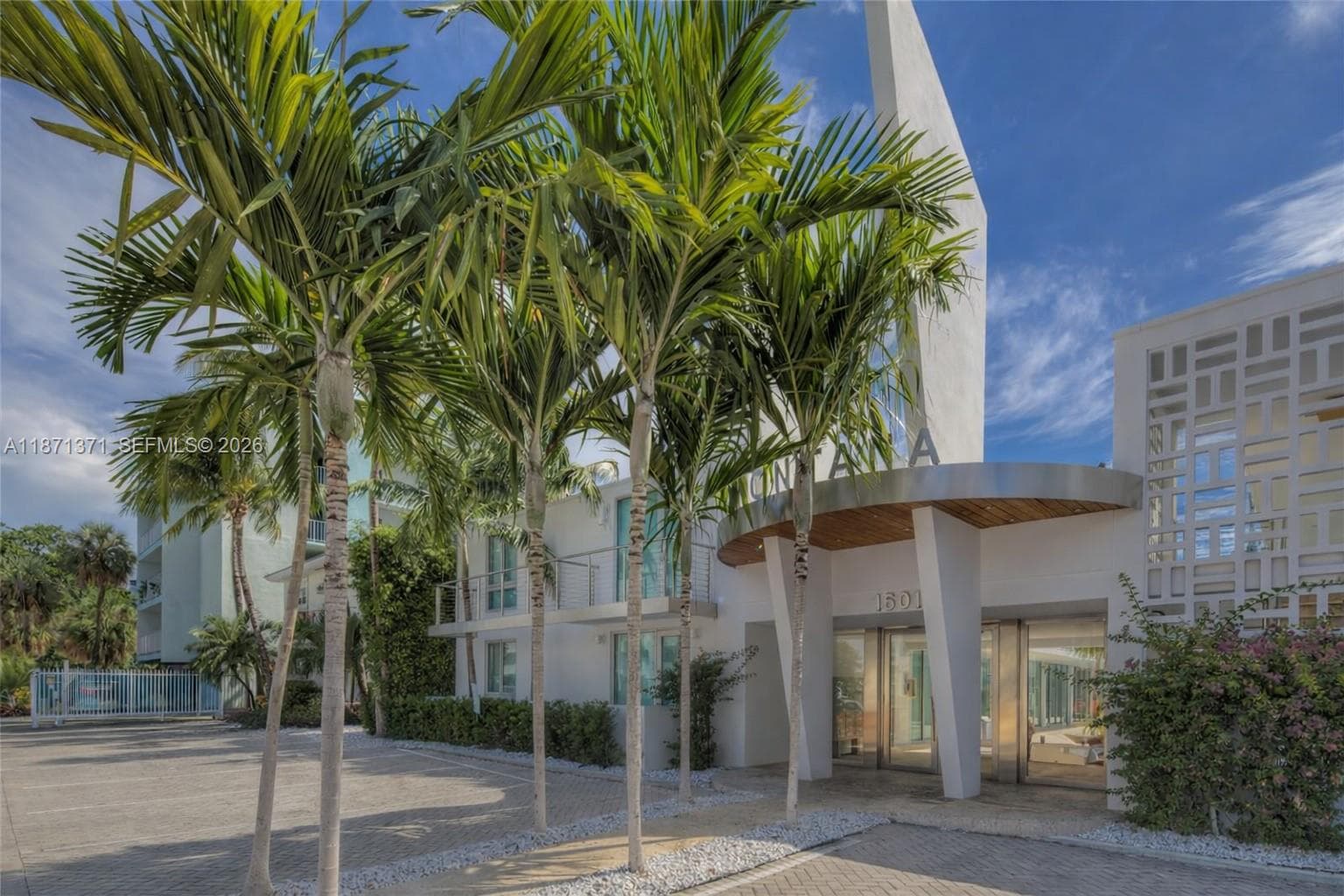 A11871371 — Miami Beach