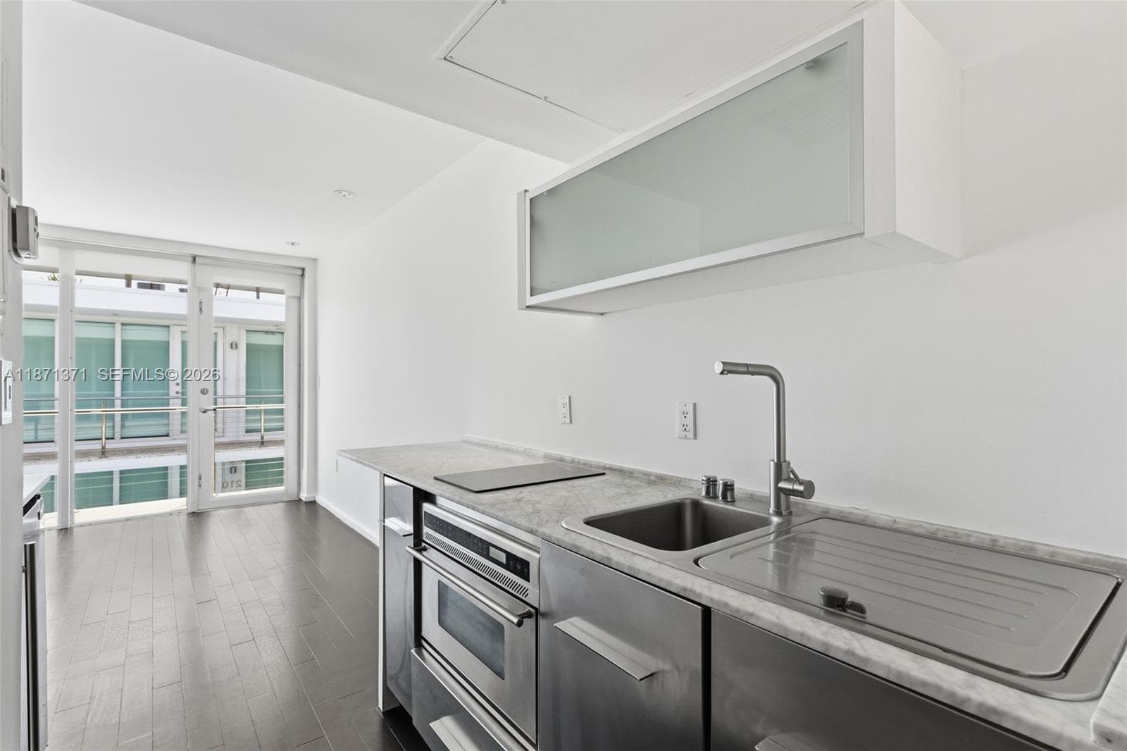 A11871371 — Miami Beach — 11