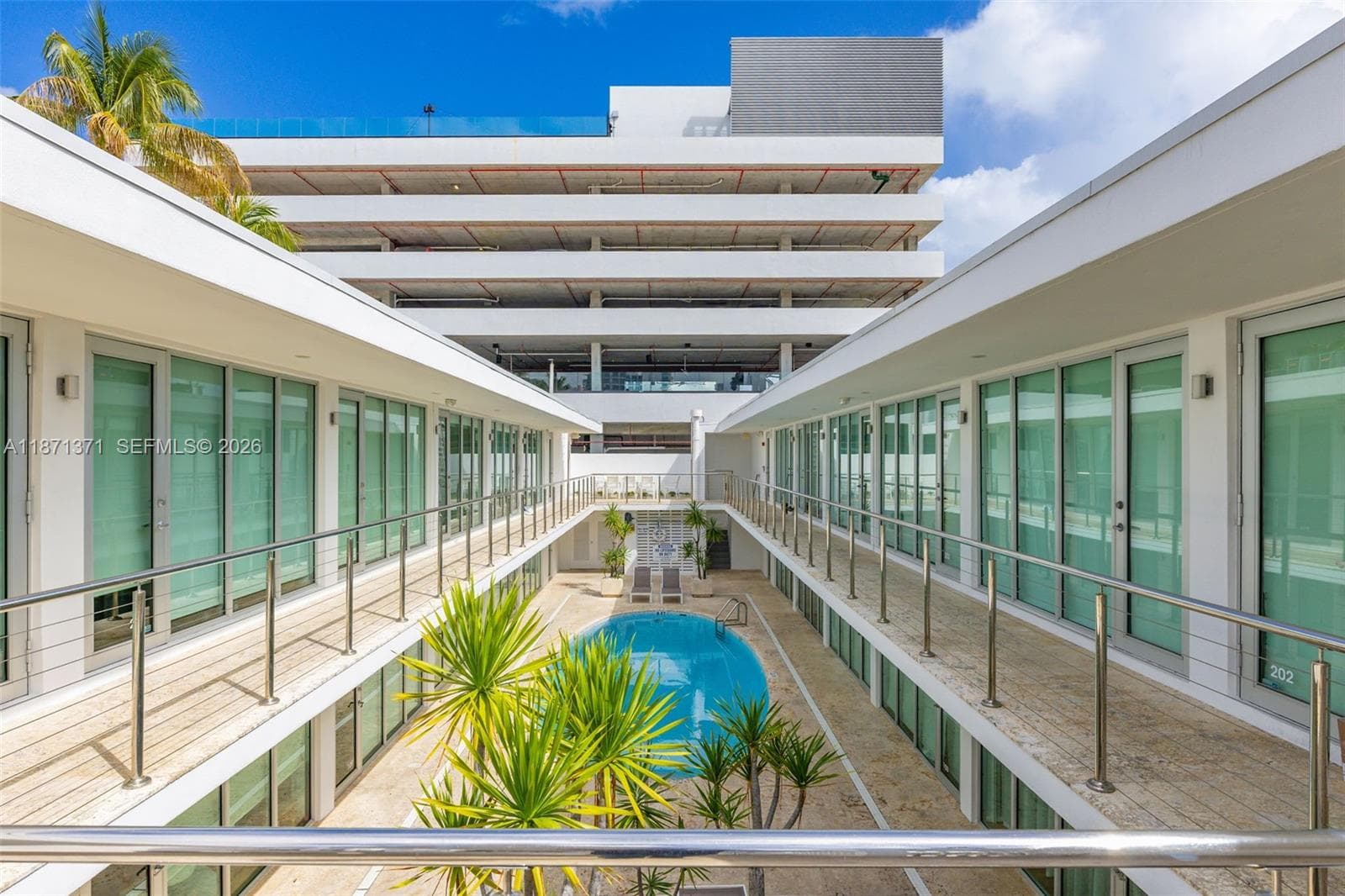 A11871371 — Miami Beach — 19