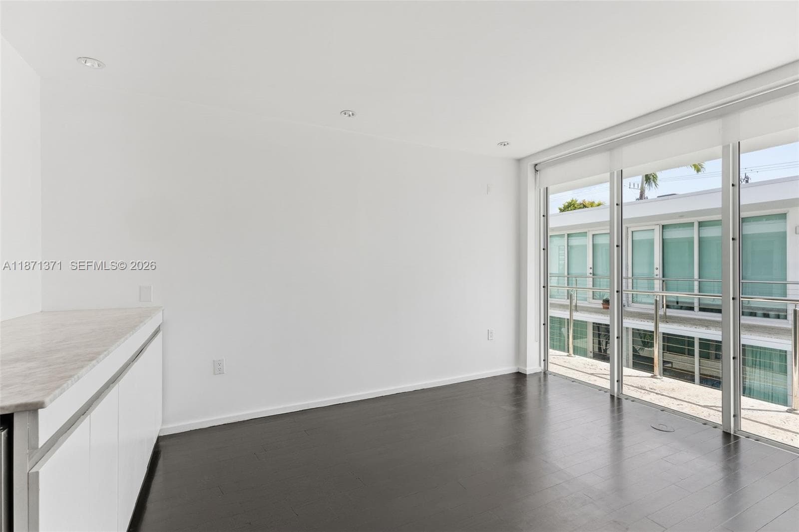 A11871371 — Miami Beach — 4