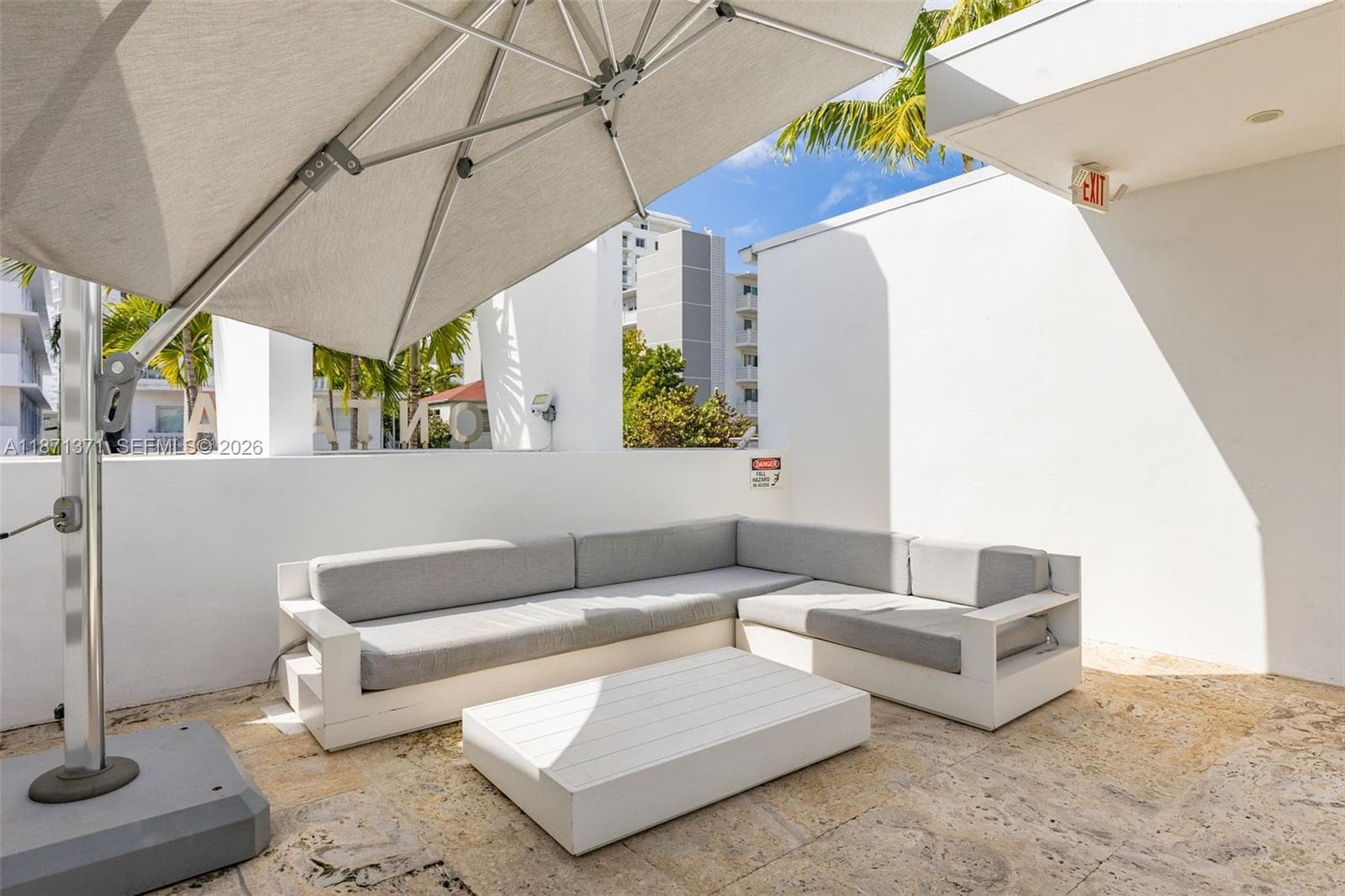 A11871371 — Miami Beach — 21