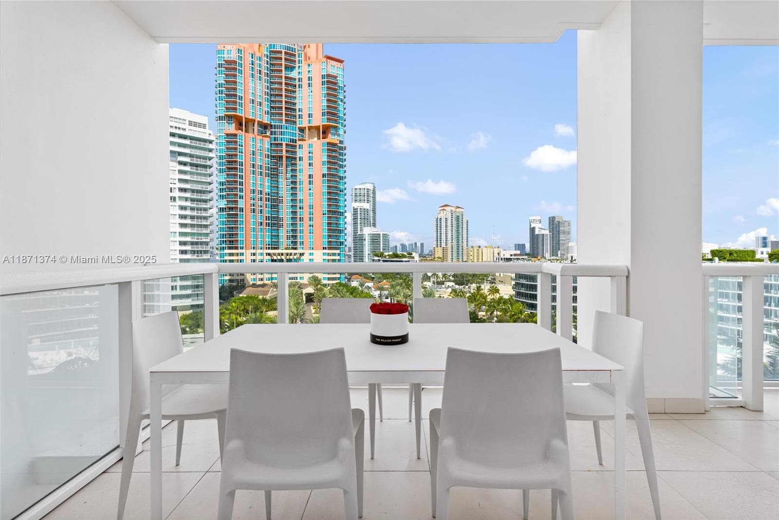 A11871374 — Miami Beach — 23