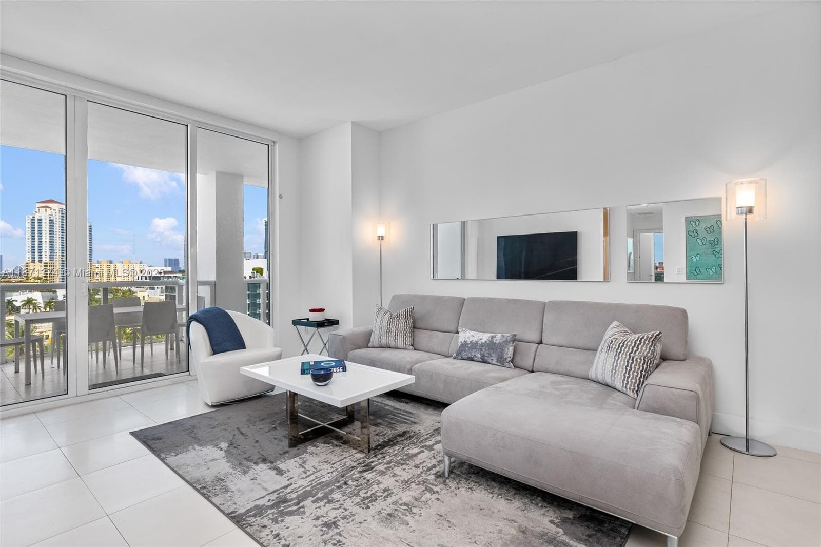 A11871374 — Miami Beach — 22