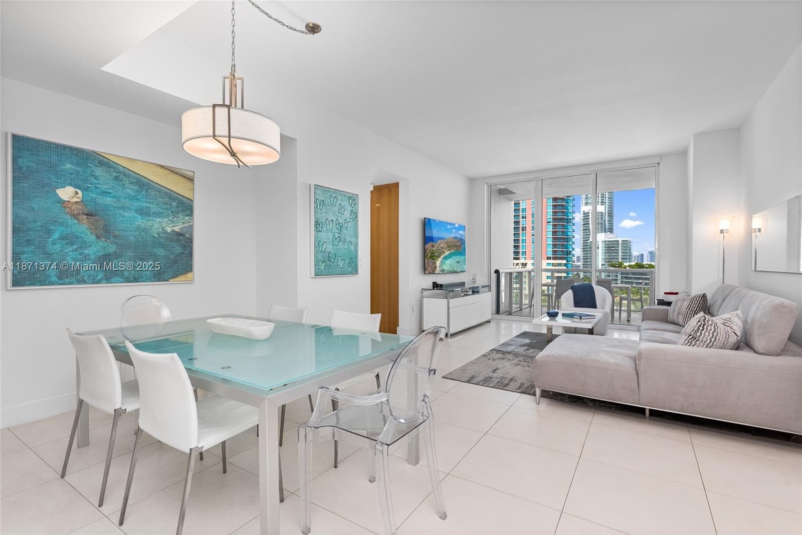 A11871374 — Miami Beach — 3