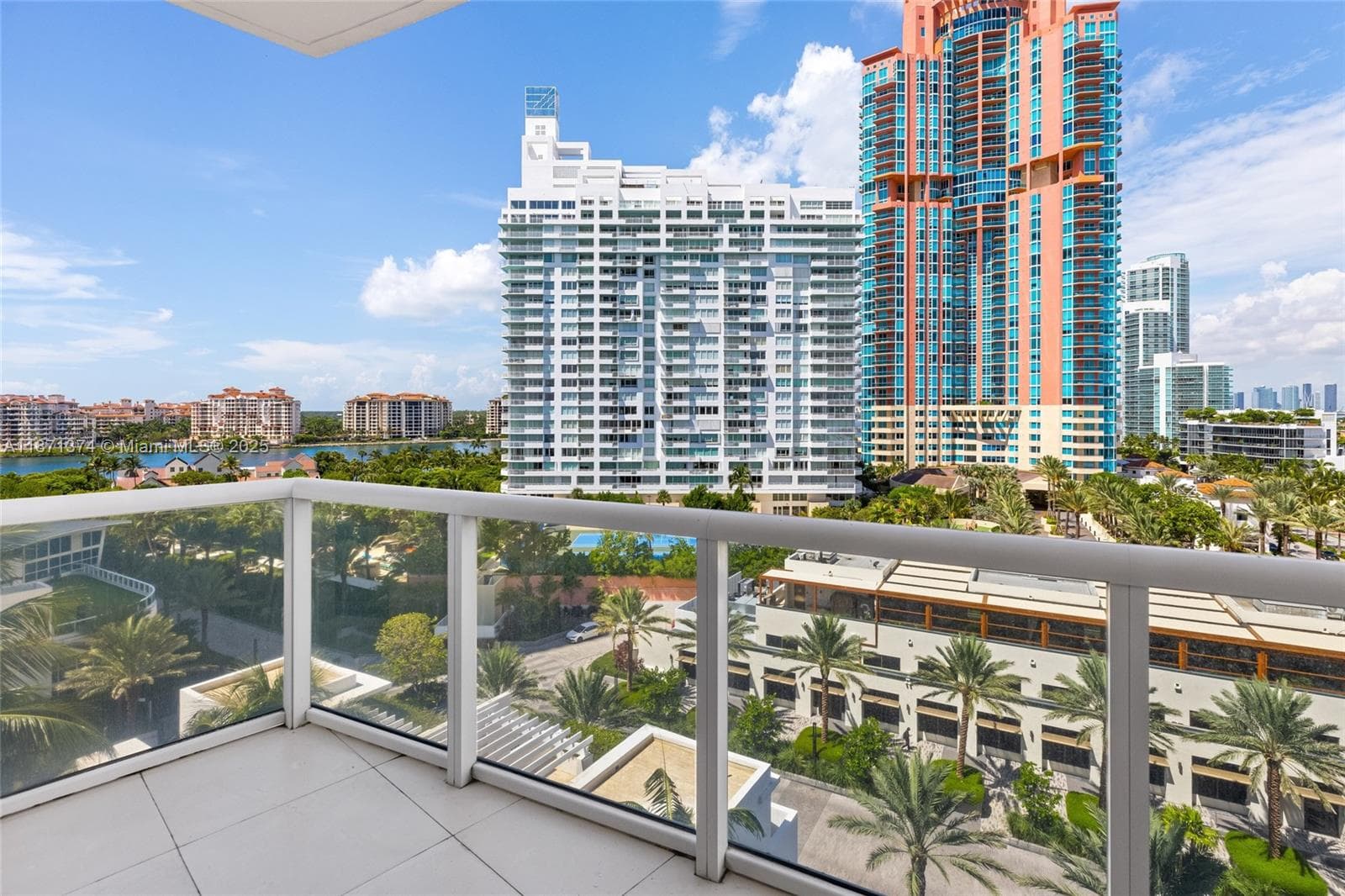 A11871374 — Miami Beach — 32