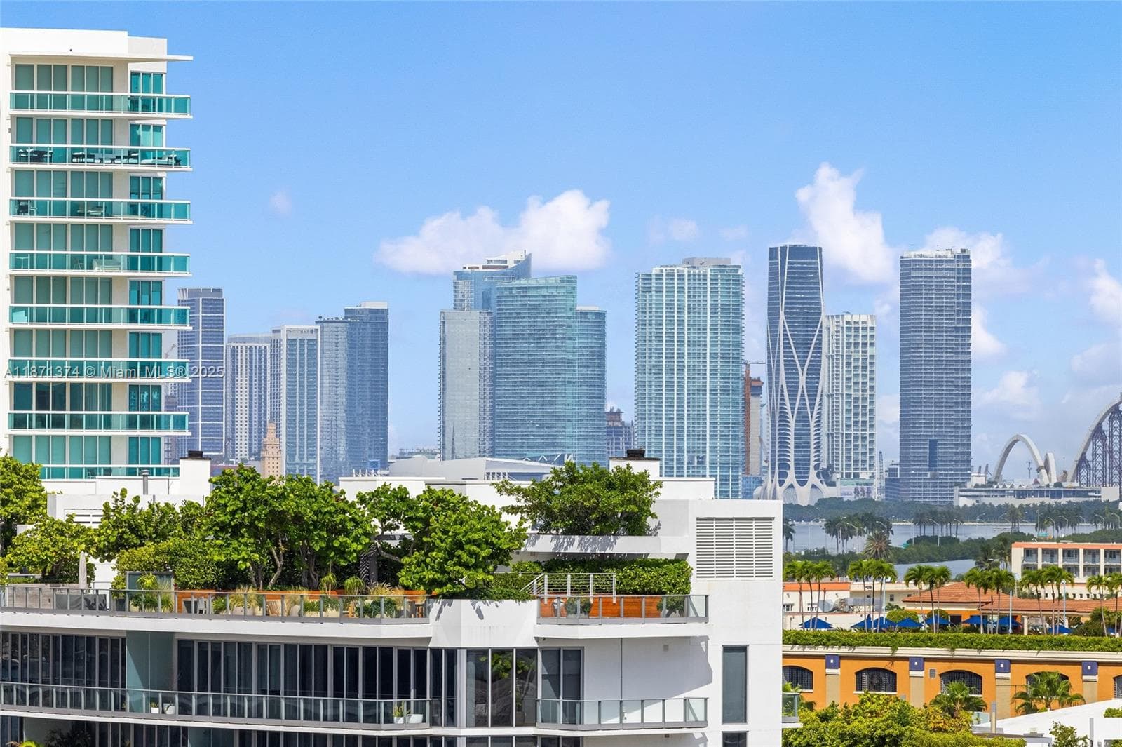 A11871374 — Miami Beach — 33