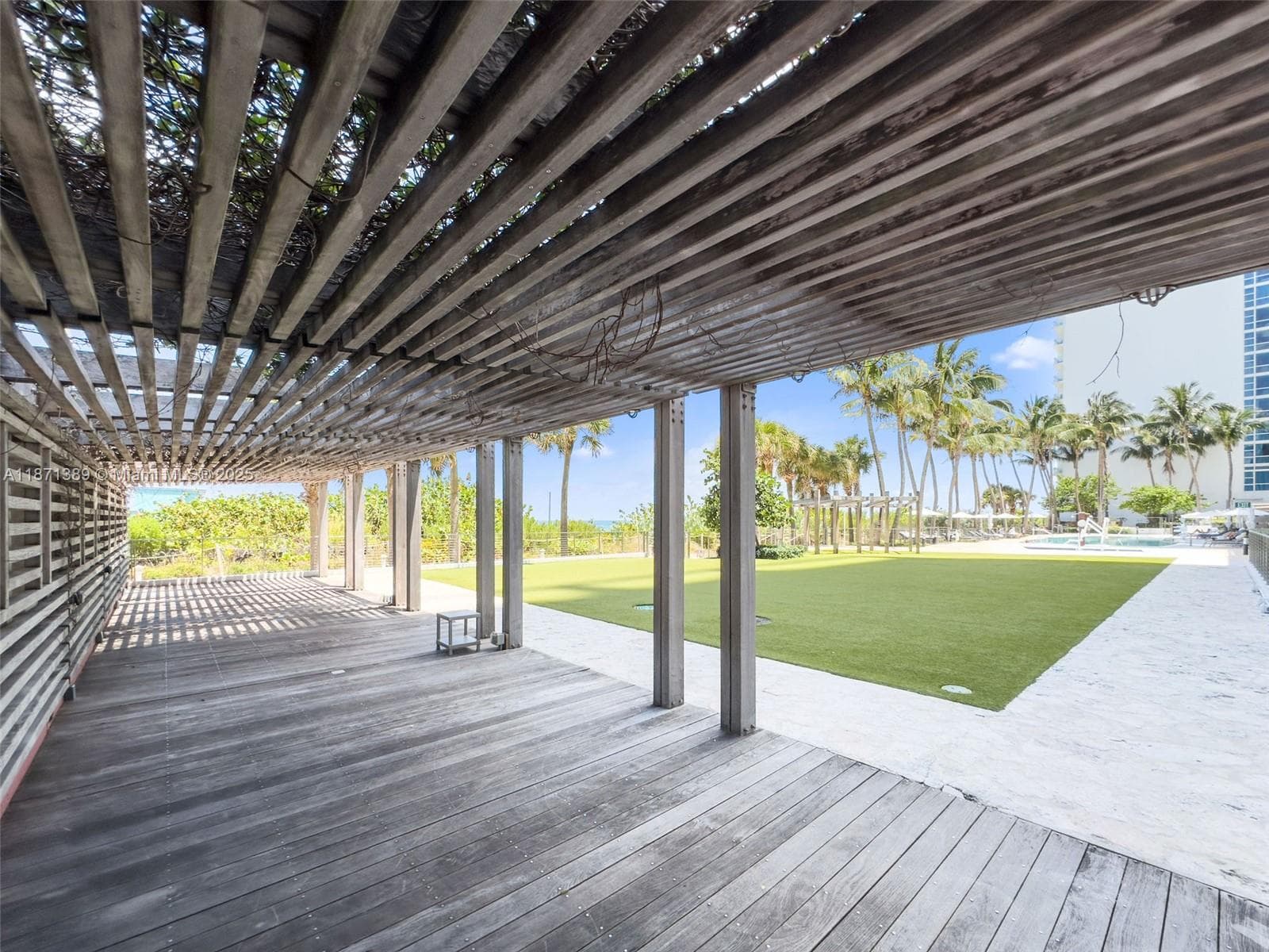 A11871389 — Miami Beach — 23