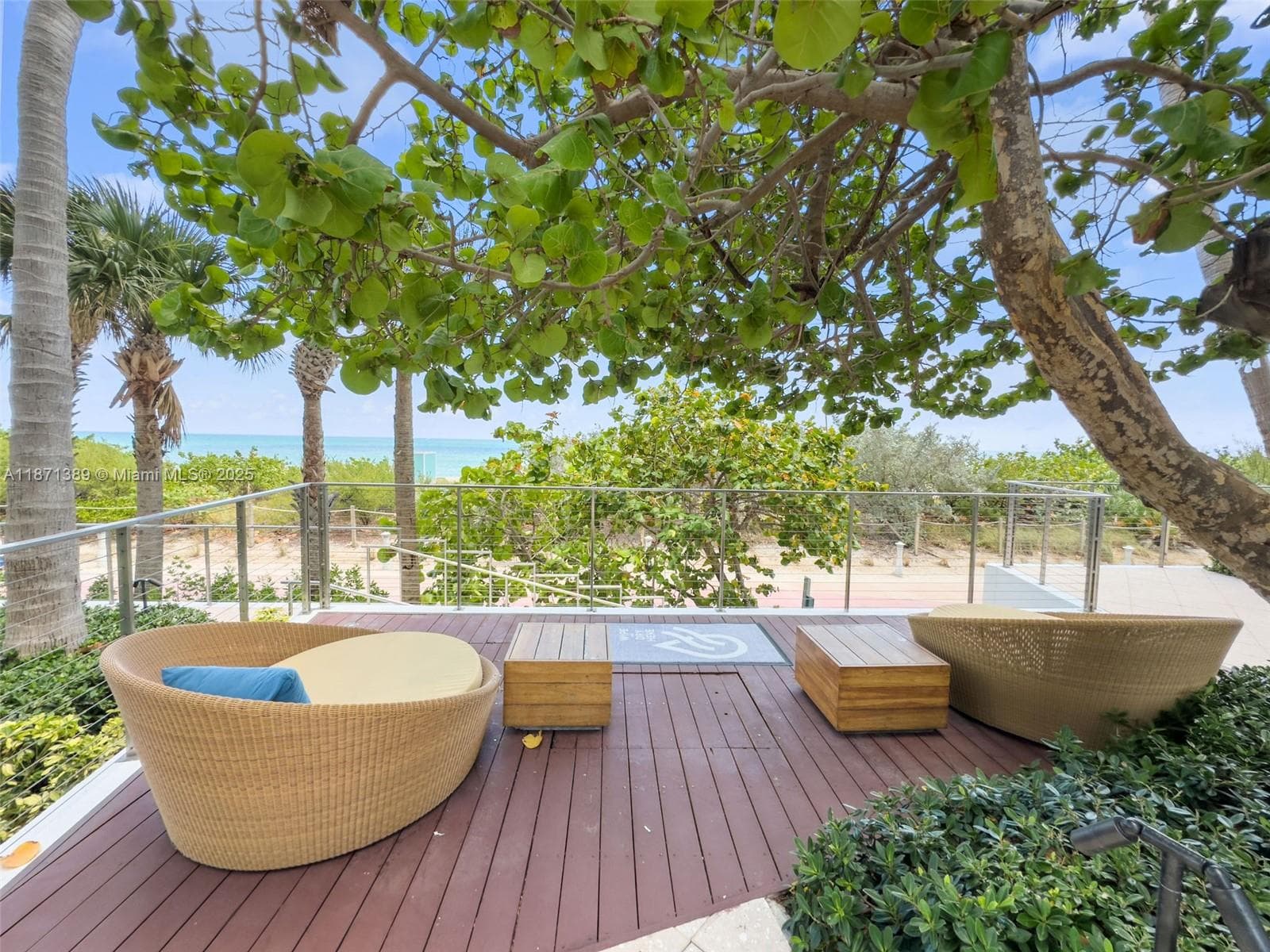 A11871389 — Miami Beach — 28